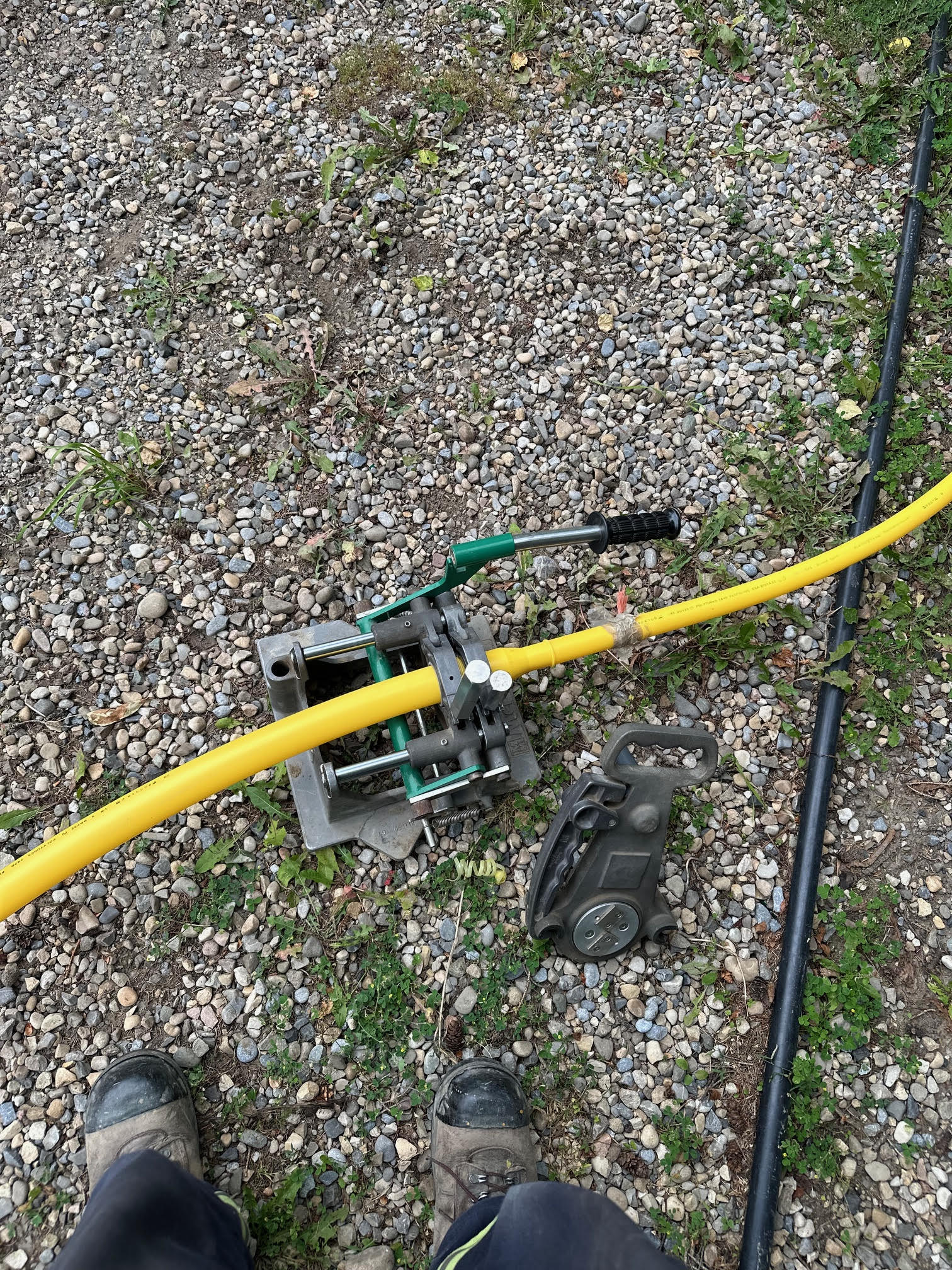 Line splice equipment and gas line.